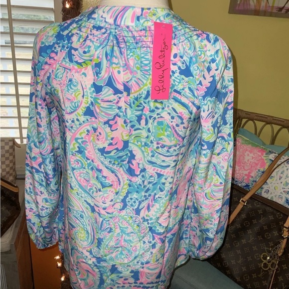 Lilly Pulitzer NWT Elsa Silk Top Dream Team Size XXS - Picture 9 of 10